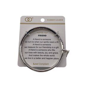 Fashion Leader Womens Silver Tone Bangle Bracelet "Friend"‎ Quote & Heart Charm